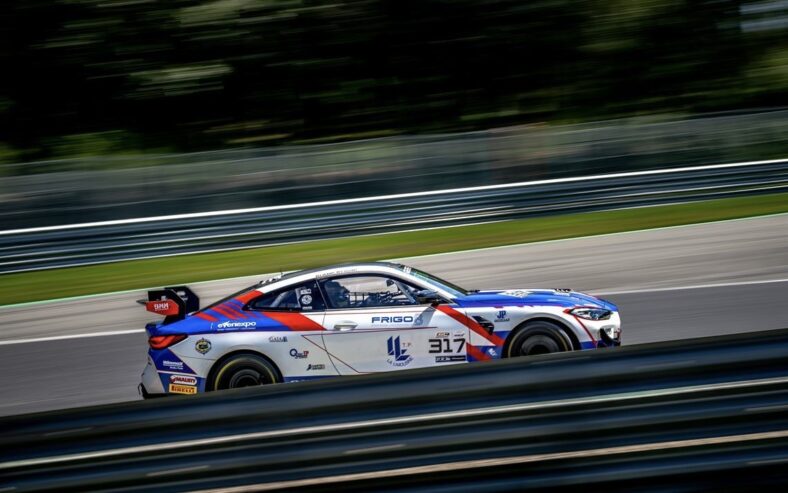 BMW M4 GT4 (G82)