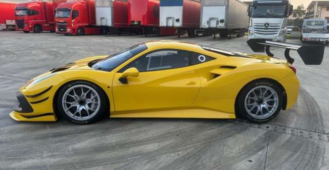Ferrari 488 Challenge Evo