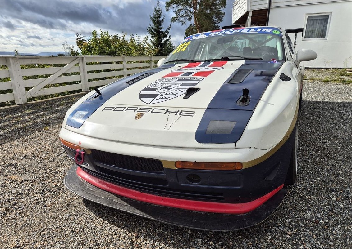 Porsche 944 S2