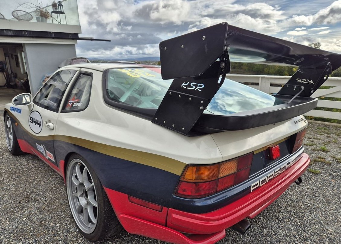 Porsche 944 S2