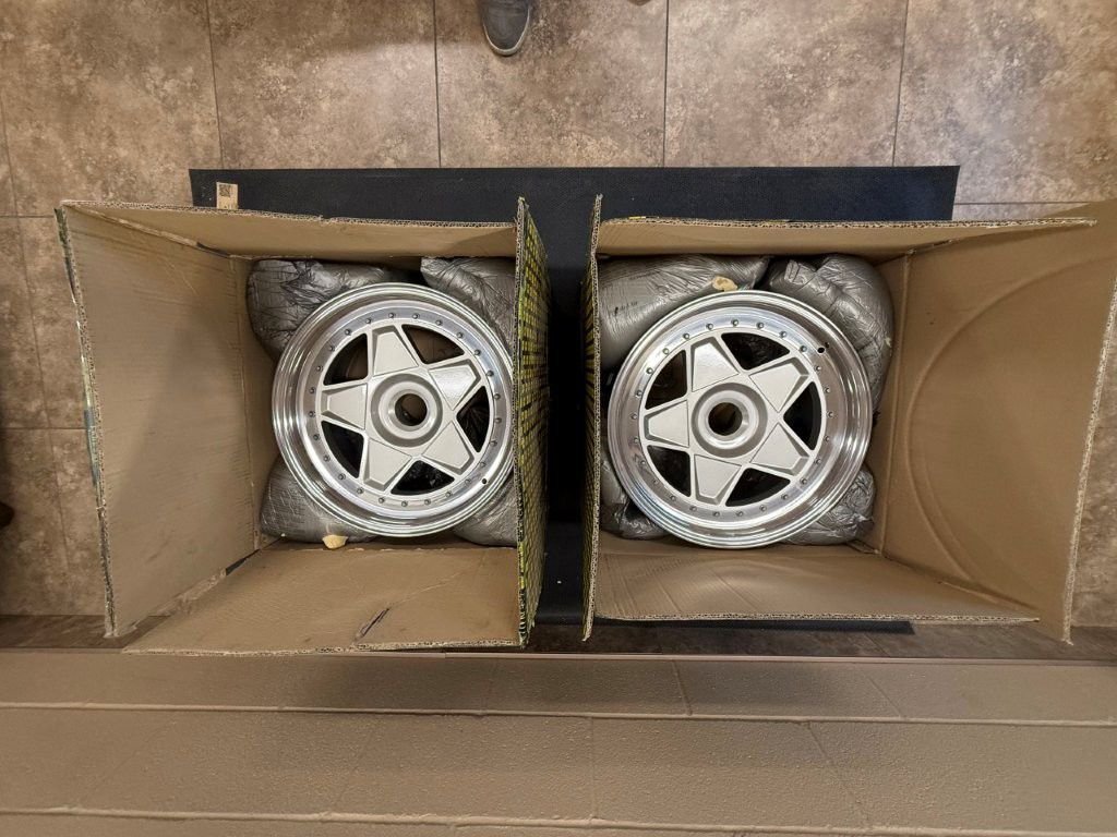 Ferrari F40 Speedline Wheel Set.