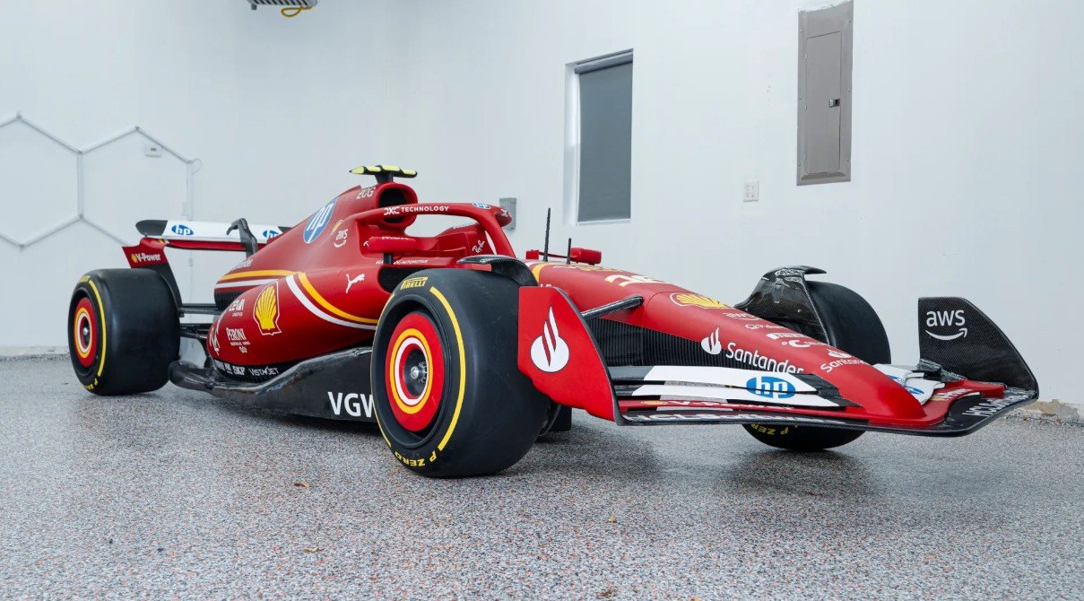 1:1 Scale Ferrari SF Display Model