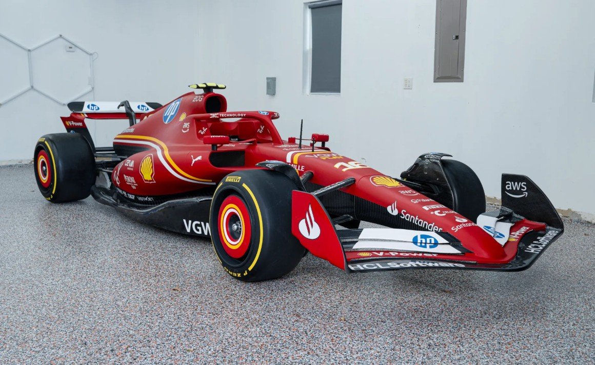 1:1 Scale Ferrari SF Display Model