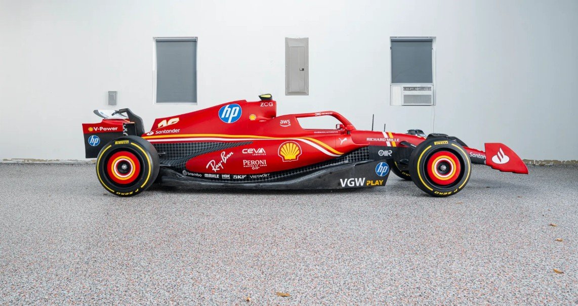 1:1 Scale Ferrari SF Display Model