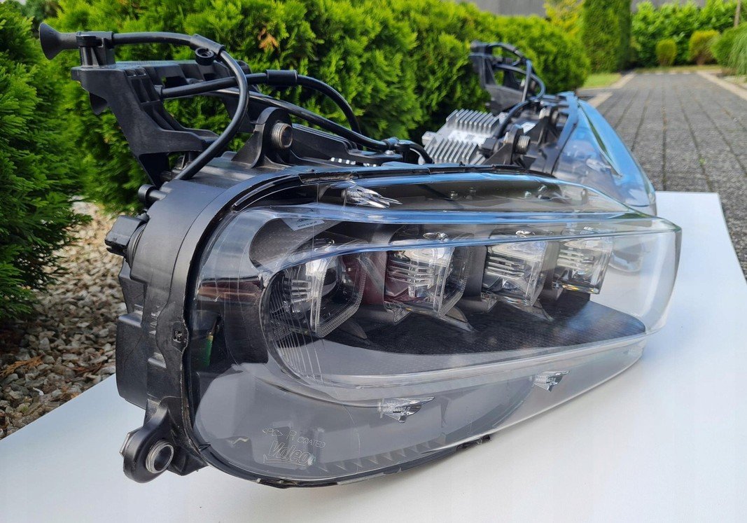 Bugatti Chiron Headlight 5B4941035/6C